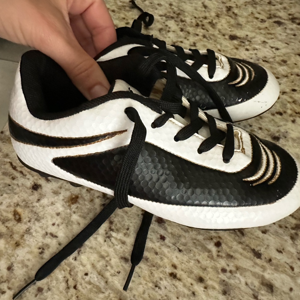 Vizari toddler soccer cleats 11.5C